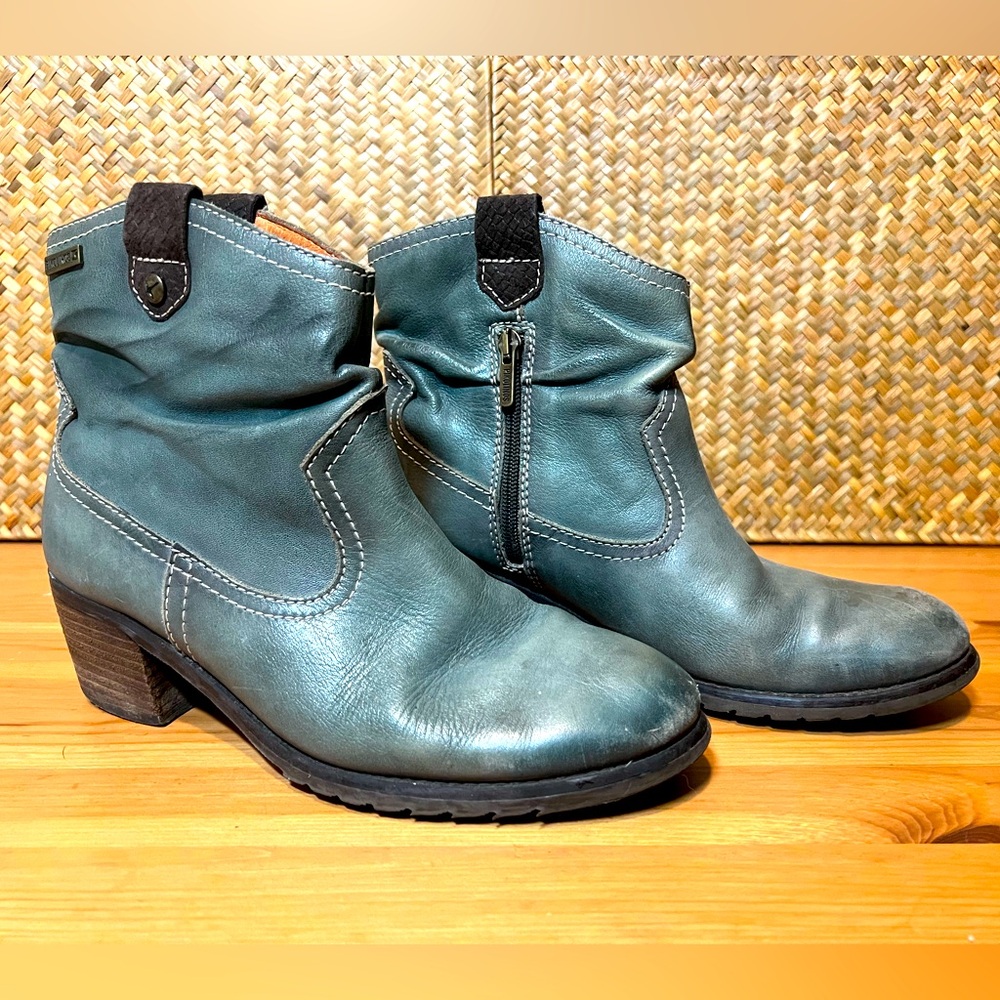 PIKOLINOS sage green ankle boot - size 39 (8)